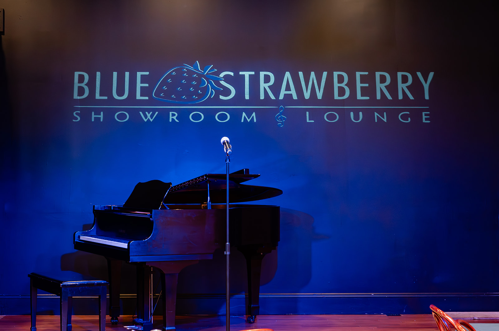 https://bluestraw.bestwebdevs.com/private_events/1.jpg